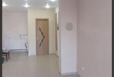 Spațiu comercial, de 25 mp, în Central - 3