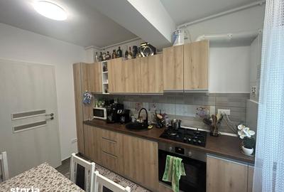 Apartament cu 3 camere decomandat în Berceni - 2
