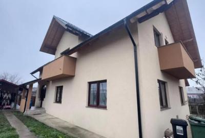 Casă cu 7 camere cu Teren 400 Mp în Central - 3