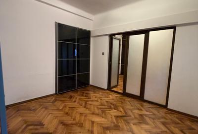 Apartament cu 3 camere semidecomandat în Parcul Carol - 7