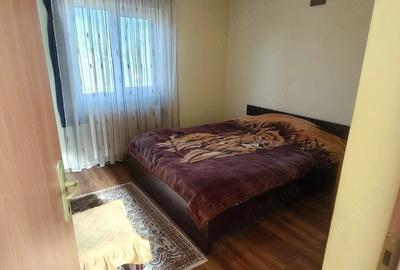 Casă cu 3 camere cu Teren 1670 Mp în Central