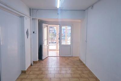 Spațiu comercial, de 44 mp, în Micro 14 - 19