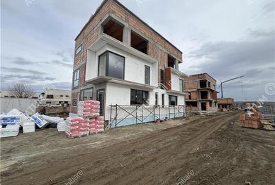 Duplex cu 4 camere cu Canalizare în Șelimbăr - 1
