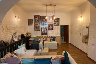 Casă individuală cu 6 camere cu Canalizare în Domenii - 3