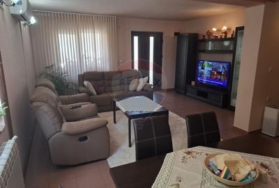 Casa / Vila cu 5 camere de vanzare in zona Brestei