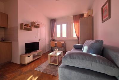 Garsonieră semidecomandată, mobilată în P-ța Romană