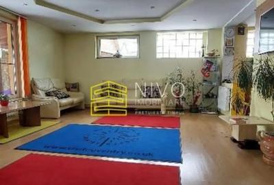 Casă cu 7 camere în Praid - 2