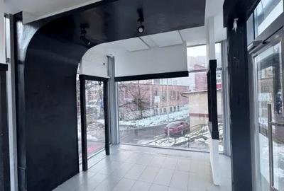Spațiu comercial, de 30 mp, în Central - 4