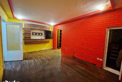 Apartament cu 2 camere semidecomandat în Tei