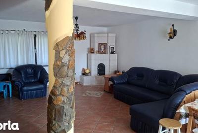 Casă cu 4 camere cu Teren 100 Mp în Poienari - 5