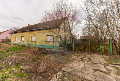 Teren + casa cu potential in centrul loc. Galsa, fs- 30m - 4