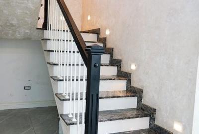 Casă cu 5 camere cu Teren 207 Mp în Central - 2