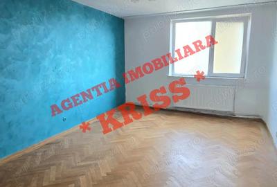 Apartament cu 3 camere semidecomandat în Calea București - 2