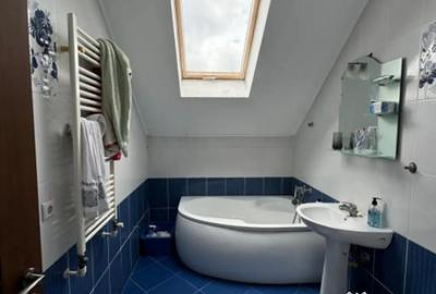 Apartament cu 2 camere decomandat, mobilat în Central