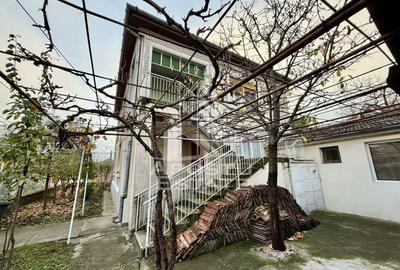 Casa individuala cu 2 fronturi stradale, teren 480mp, zona Crisan - 1