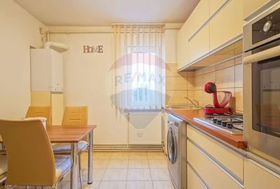 Apartament cu 3 camere semidecomandat, mobilat în Astra