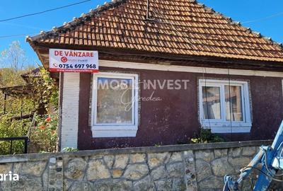 Casă cu 5 camere cu Teren 1750 Mp în Central - 3
