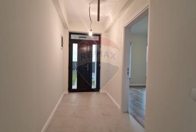 Casă cu 3 camere cu Teren 400 Mp în Crevedia - 14