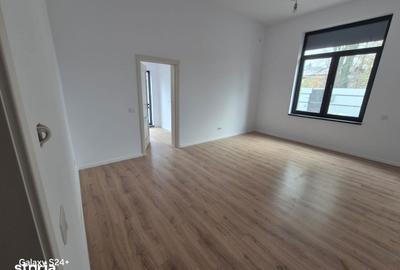 Casă cu 4 camere cu Teren 462 Mp în Central - 3