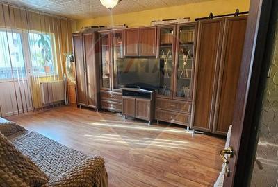 Apartament cu 4 camere decomandat, mobilat în Central - 4