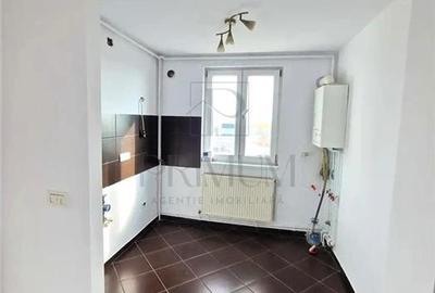 SPITALUL JUDETEAN - LIFT - BLOC IZOLAT - 3 CAMERE - DECOMANDAT - CENTRALA PROPRI - 2