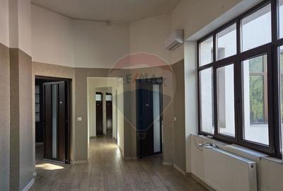 Casă individuală cu 15 camere cu Teren 520 Mp în Mitropolie - 17