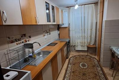 Inchiriez apartament cu 3 camere Inchiriez apartament cu 3 camere - 1