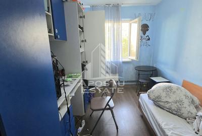Apartament cu 4 camere, etaj intermediar, zona Dacia - 10