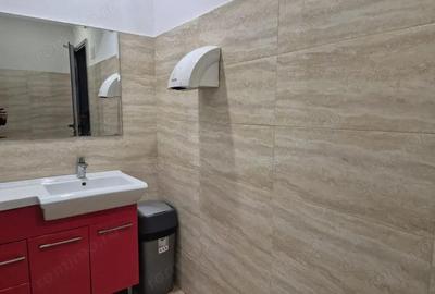 Spațiu comercial, de 35 mp, în Central
