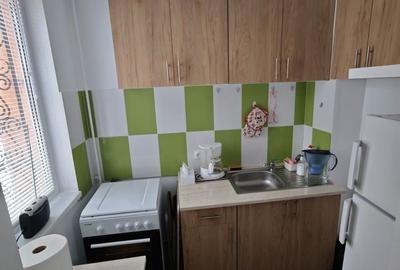 Garsonieră decomandată Complet renovată Titan – Sector 3 - 5