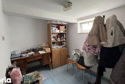 Casă cu 5 camere cu Teren 2011 Mp în Central - 8