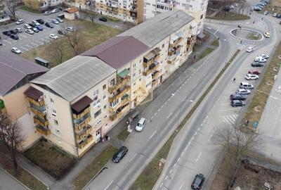 Apartament cu 2 camere decomandat în Micro 17 - 19