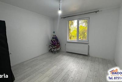 Casă cu 4 camere cu Teren 1323 Mp în Piscu
