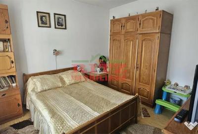 Casă cu 7 camere cu Teren 1756 Mp în Caracal - 6