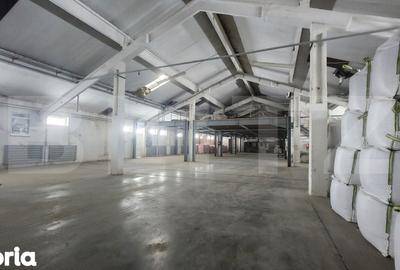 Spațiu comercial, de 1,500 mp, în Central - 1