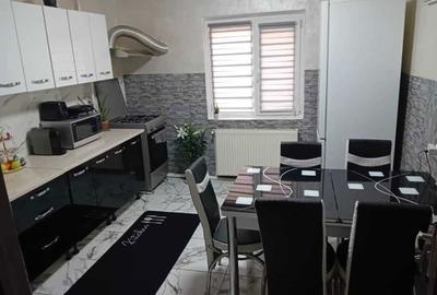 Apartament cu 2 camere decomandat în Fetești-Gară - 3