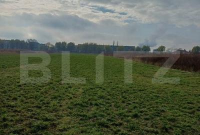 Teren de 3800 mp, în Central