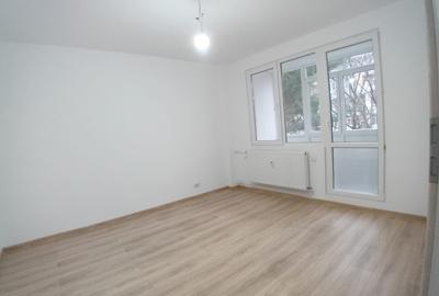 Apartament cu 3 camere decomandat în Berceni