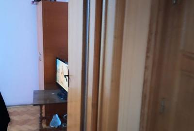 Apartament cu 3 camere semidecomandat în Craiovei - 3