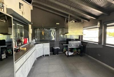 Casă cu 8 camere cu Teren 2300 Mp în Rădăuți - 2