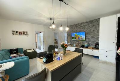 Apartament cu 3 camere semidecomandat, mobilat în Florești - 1