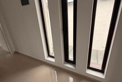 Casă cu 3 camere cu Teren 250 Mp în Central - 1