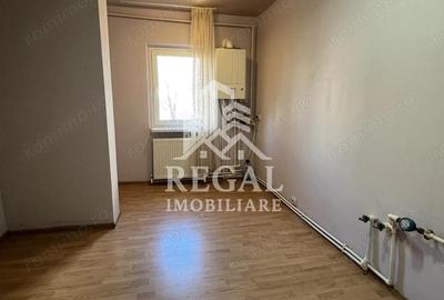 Apartament 4 camere de vanzare Micro 5/1 | Etaj 1 | 80 mp - 4