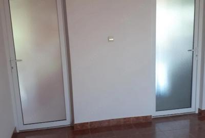Casă cu 6 camere cu Teren 1400 Mp în Central - 4