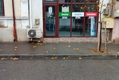 Spațiu comercial, de 51 mp, în Central - 8
