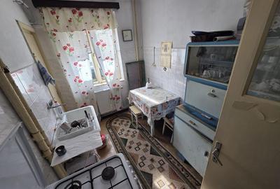 Apartament cu 3 camere semidecomandat în Central - 5