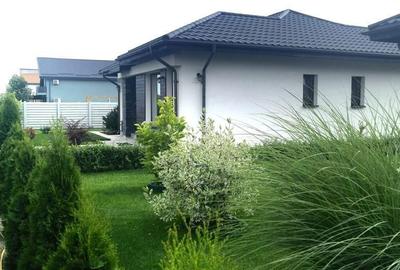 Casă cu 4 camere în Cârcea