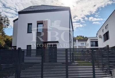 Casă cu 4 camere cu Teren 243 Mp în Câmpului