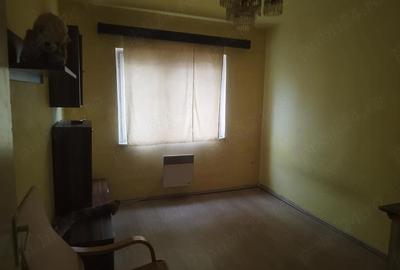 Apartament cu 4 camere decomandat în Central - 2