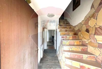 Casa / Vila cu 6 camere de vanzare in com. Racaciuni - 2